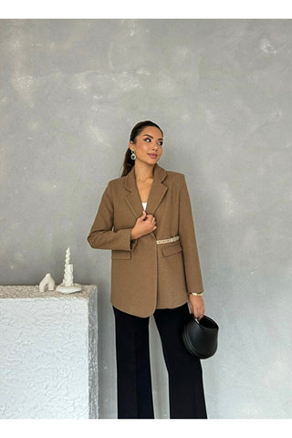 Yandan Kemer Detaylı Astarlı Kısa Kaşe Leya Ceket