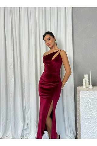 Tek Omuz Yırtmaçlı Kadife Uzun Boy Özel Gün Kadın Scarlet Elbise