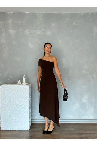 Tek Omuz Eteği Asimetrik Kesim Vücudu Saran Uzun Lunara Gece Elbisesi