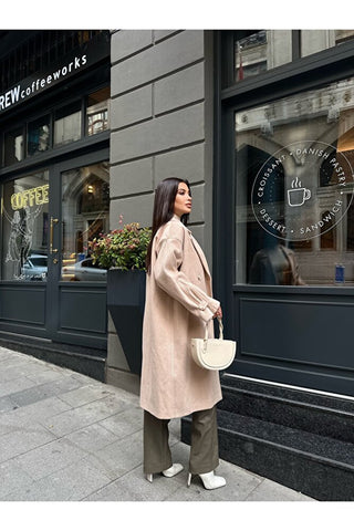 Kolu Pileli Düğmeli Oversize Kaban