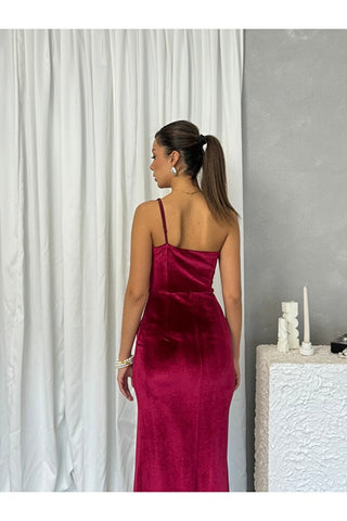 Tek Omuz Yırtmaçlı Kadife Uzun Boy Özel Gün Kadın Scarlet Elbise