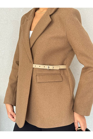 Yandan Kemer Detaylı Astarlı Kısa Kaşe Leya Ceket