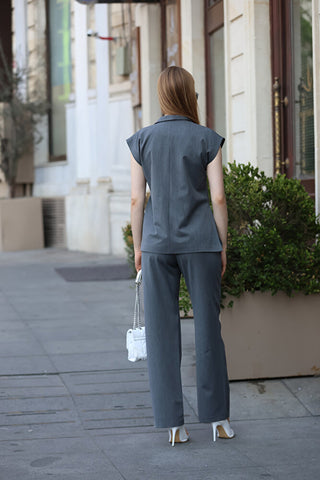 Yeleği Asimetrik Detaylı Pantolon Takım