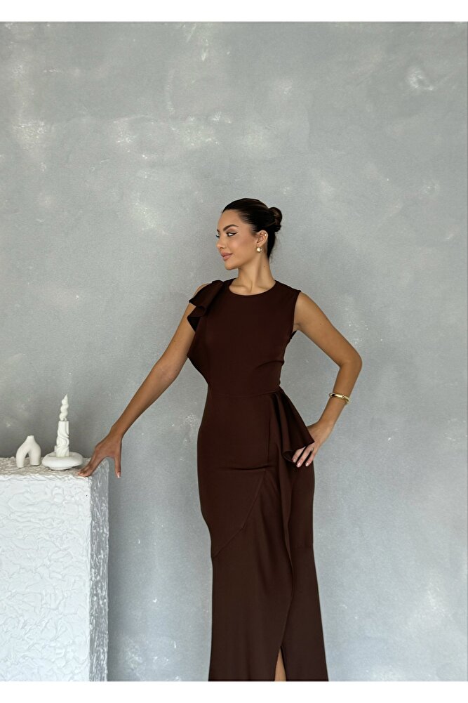 Asimetrik Kesim Eteği Ve Tek Kolu Volanlı Şık Özel Gün Kadın Davet Elbisesi