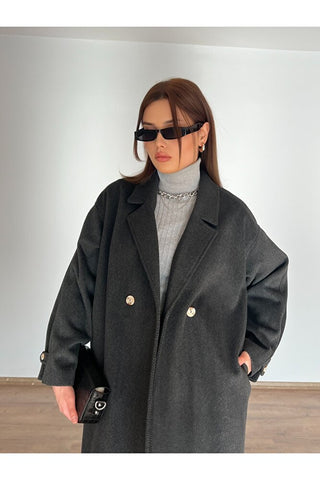 Kolu Pileli Düğmeli Oversize Kaban