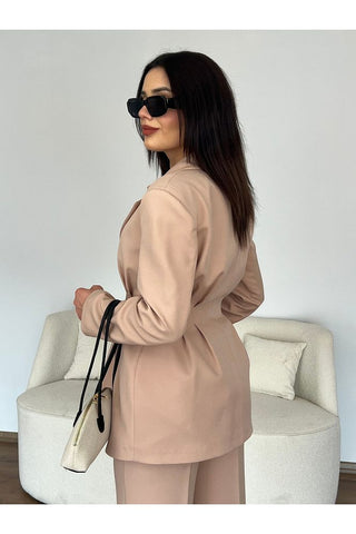 Belden Oturtmalı Uzun Kollu Ceket