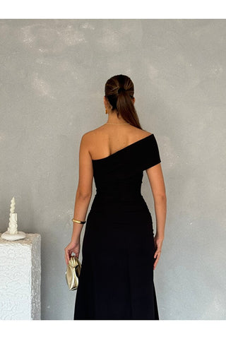 Tek Omuz Eteği Asimetrik Kesim Vücudu Saran Uzun Lunara Gece Elbisesi