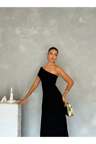 Tek Omuz Eteği Asimetrik Kesim Vücudu Saran Uzun Lunara Gece Elbisesi